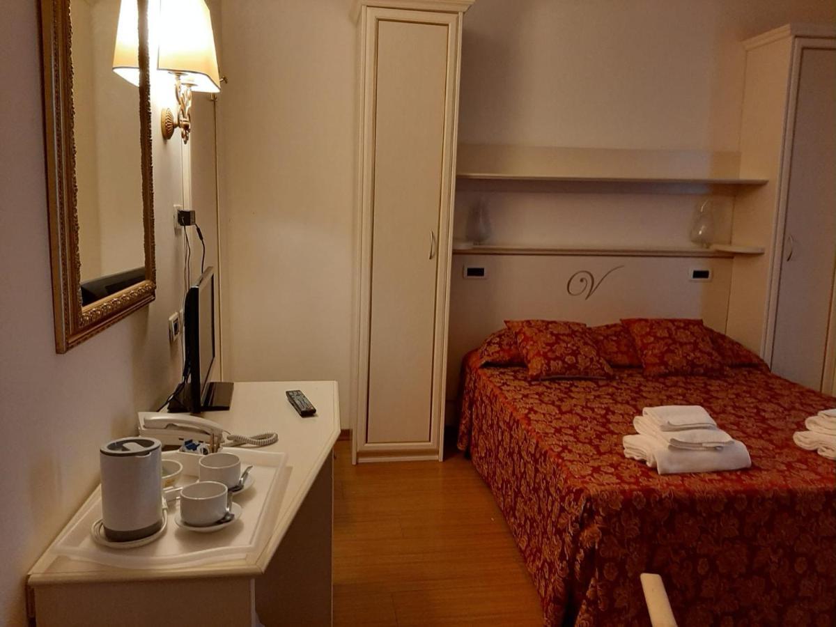 Hotel Vedute Fucecchio Bagian luar foto
