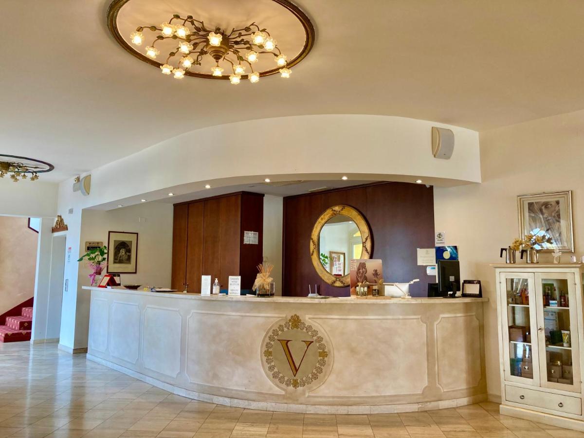 Hotel Vedute Fucecchio Bagian luar foto