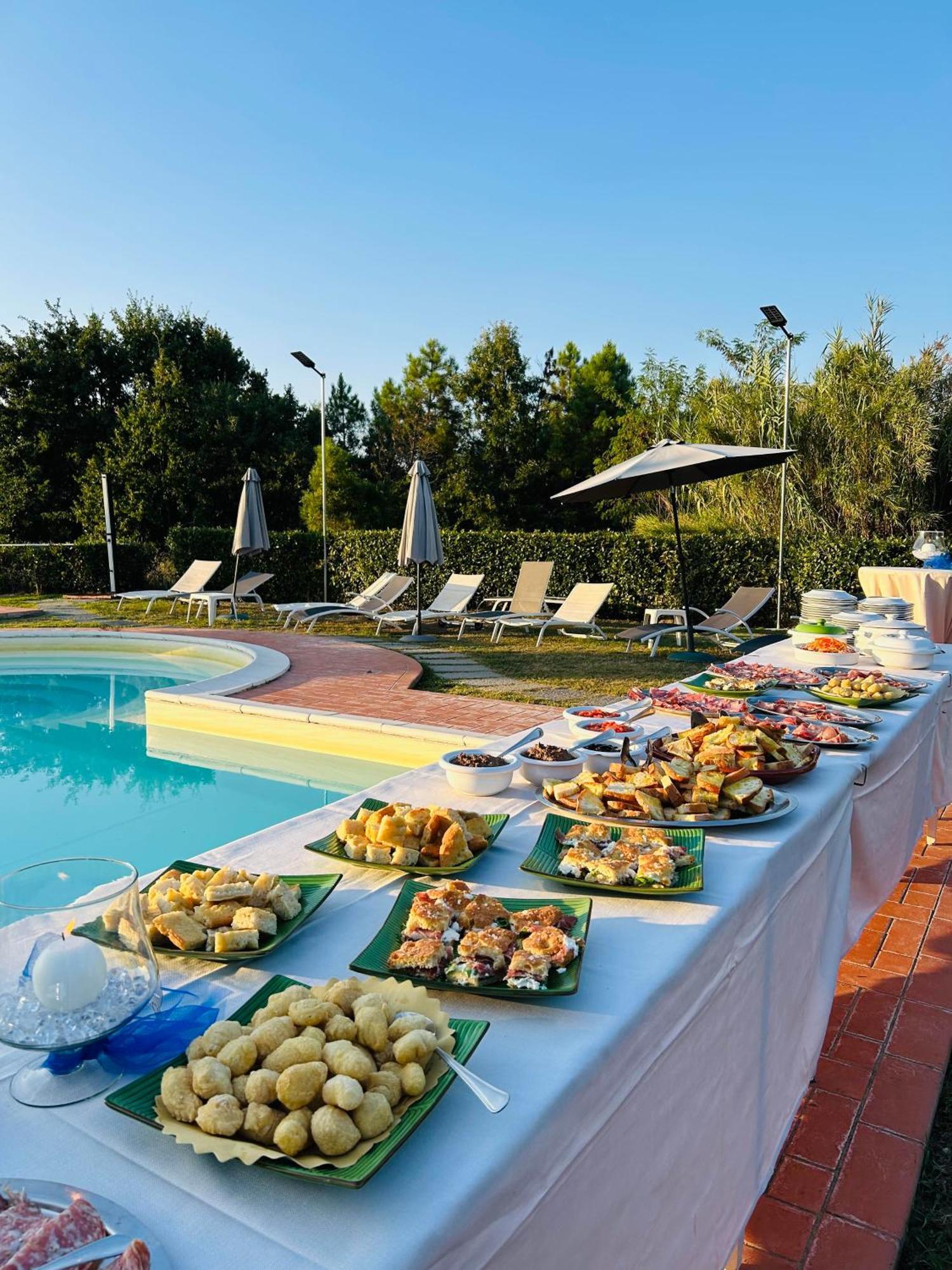 Hotel Vedute Fucecchio Bagian luar foto