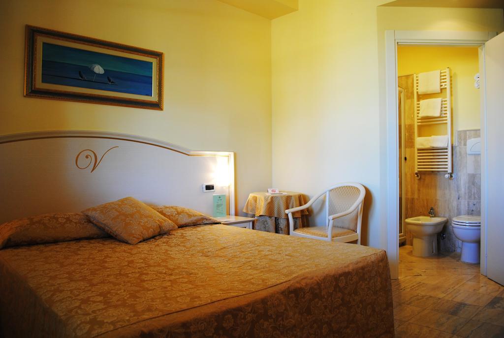 Hotel Vedute Fucecchio Bagian luar foto