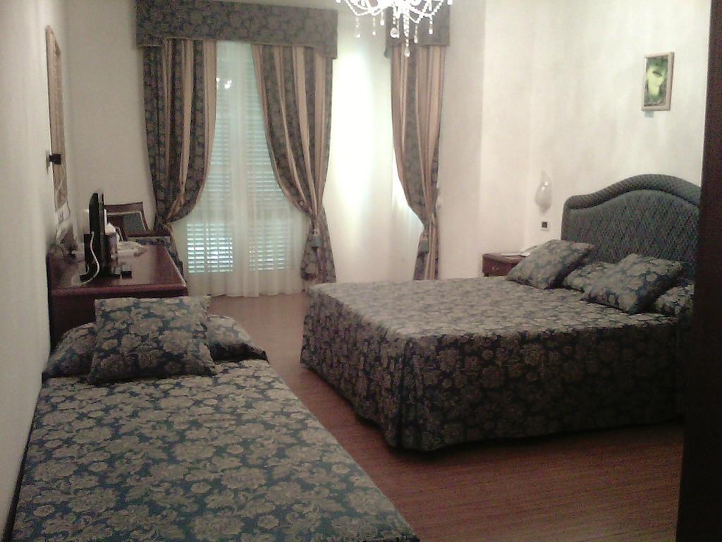 Hotel Vedute Fucecchio Bagian luar foto